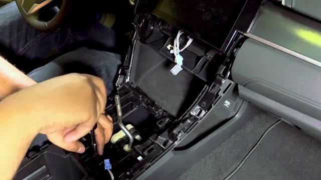 Как разобрать центральную консоль на Honda Civic X
