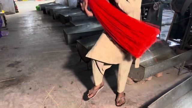 Изготовление циновок-ковриков из переработанных пластиковых крышек. Пакистан смотреть онлайн