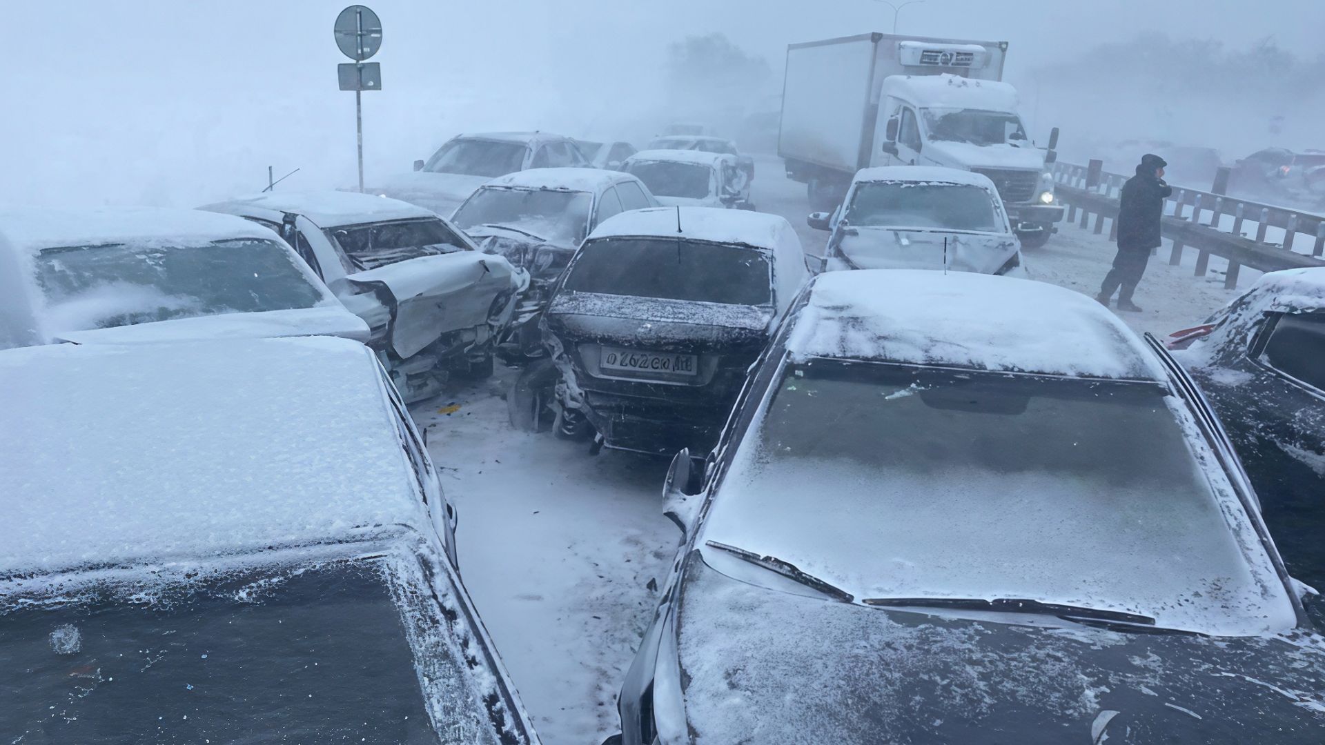 Подборка Аварий и ДТП, дураки на зимних дорогах❄️ Декабрь.