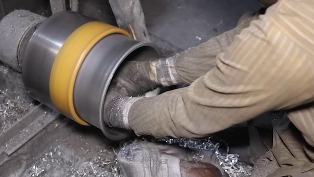 Производство алюминиевых кастрюль из вторсырья. Пакистан смотреть онлайн