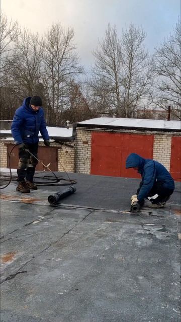 Кровля крыши гаража зимой