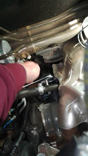 Приспособлением подлезть реально для скручивания масляного фильтра на Лада веста NG двиг 16кл смотреть онлайн