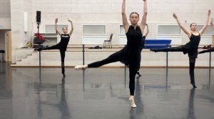 18-12-2025 УПРАЖНЕНИЯ НА СЕРЕДИНЕ ЗАЛА