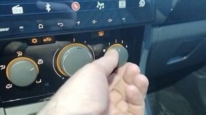 шум вентилятора отопителя на 2 скорости.