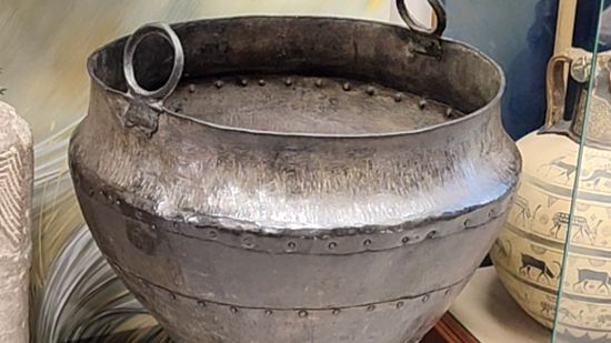 Старинный клепаный котел смотреть онлайн