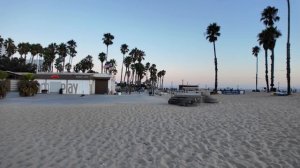 США. Вечерняя прогулка по набережной Венис-Бич в Лос-Анджелесе в формате 4К