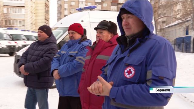 Автопарк больниц Алтайского края пополнился машинами повышенной проходимости смотреть онлайн