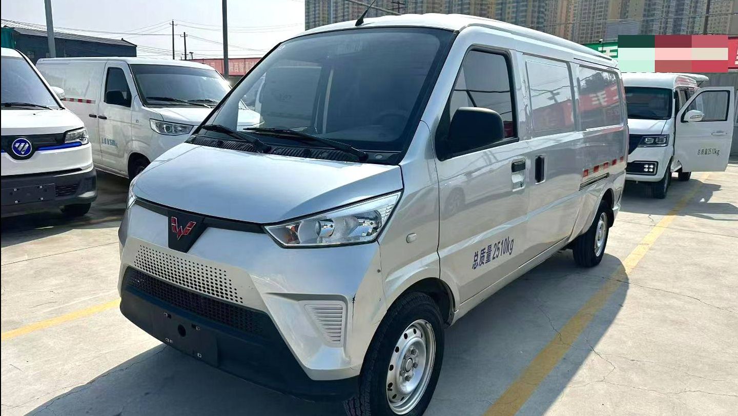Фургон Wuling EV50 - Транспортное средство для логистики смотреть онлайн