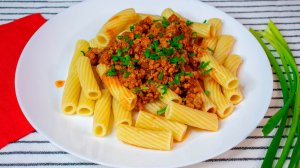 Макароны с мясной подливой. Это вкусно, просто и быстро!