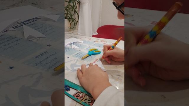 классическая новогодняя снежинка из листа бумаги смотреть онлайн