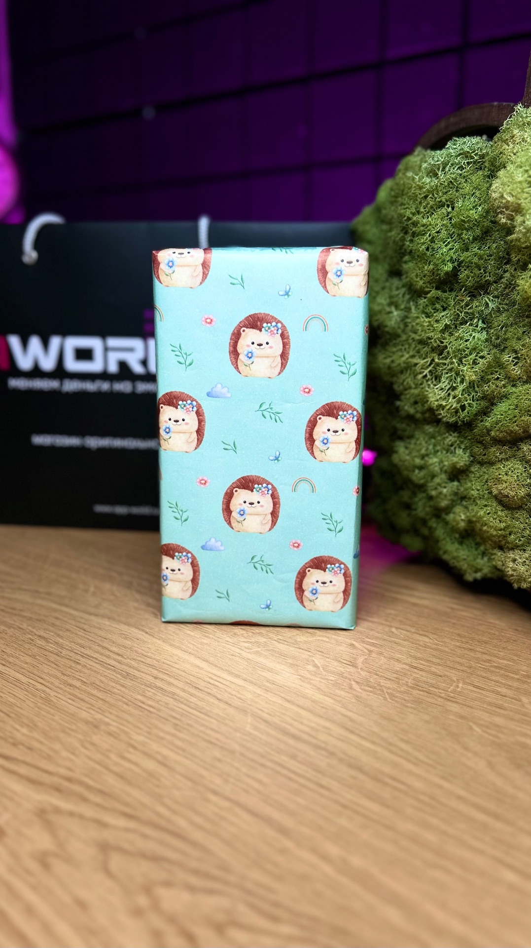 А мы в AWorld можем красиво запаковать ваши устройства на подарок🥳