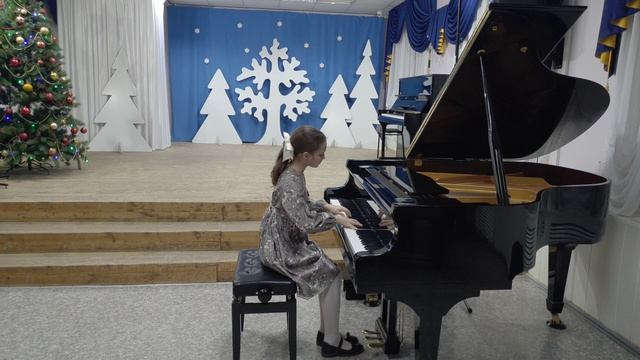 Иоганн Себастьян.Бах - "Менуэт-трио", исполняет Сухомлинова Василиса 10 лет.