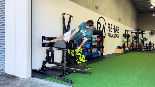 Боковые удержания корпуса на GHD / GHD Side Hold смотреть онлайн