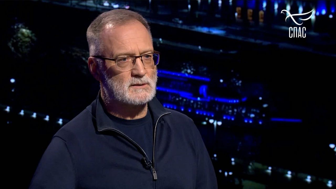 Спецвыпуск: нападение на школу / Поле битвы смотреть онлайн