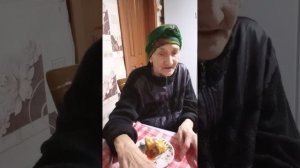 Аня пришла с работы