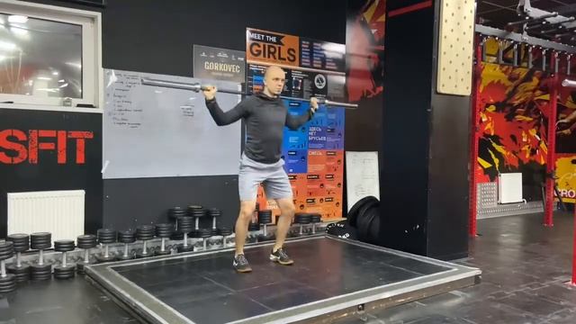 Разминка для рывка в стойку с виса смотреть онлайн