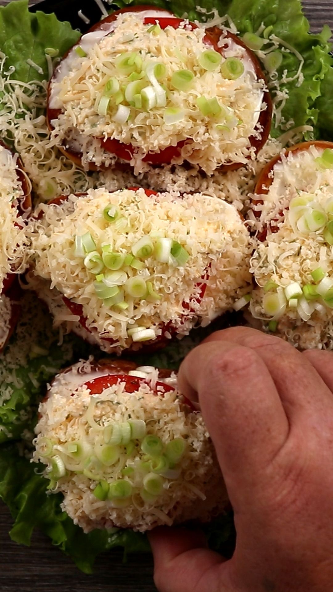 Бутерброды с помидорами на праздничный стол