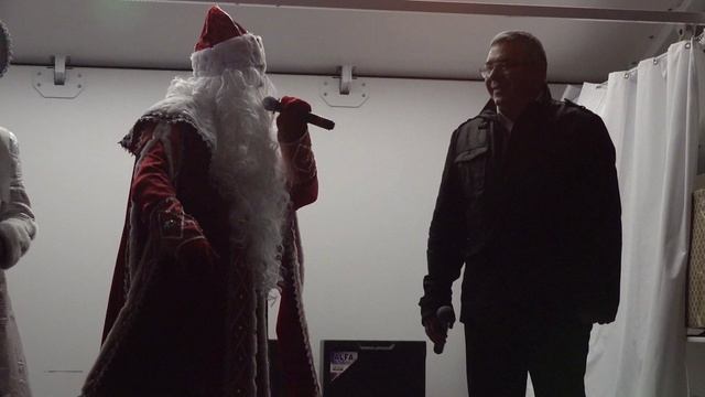 Зажжение огней на елке (2025) смотреть онлайн