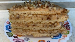 Песочный торт с безе и орехами