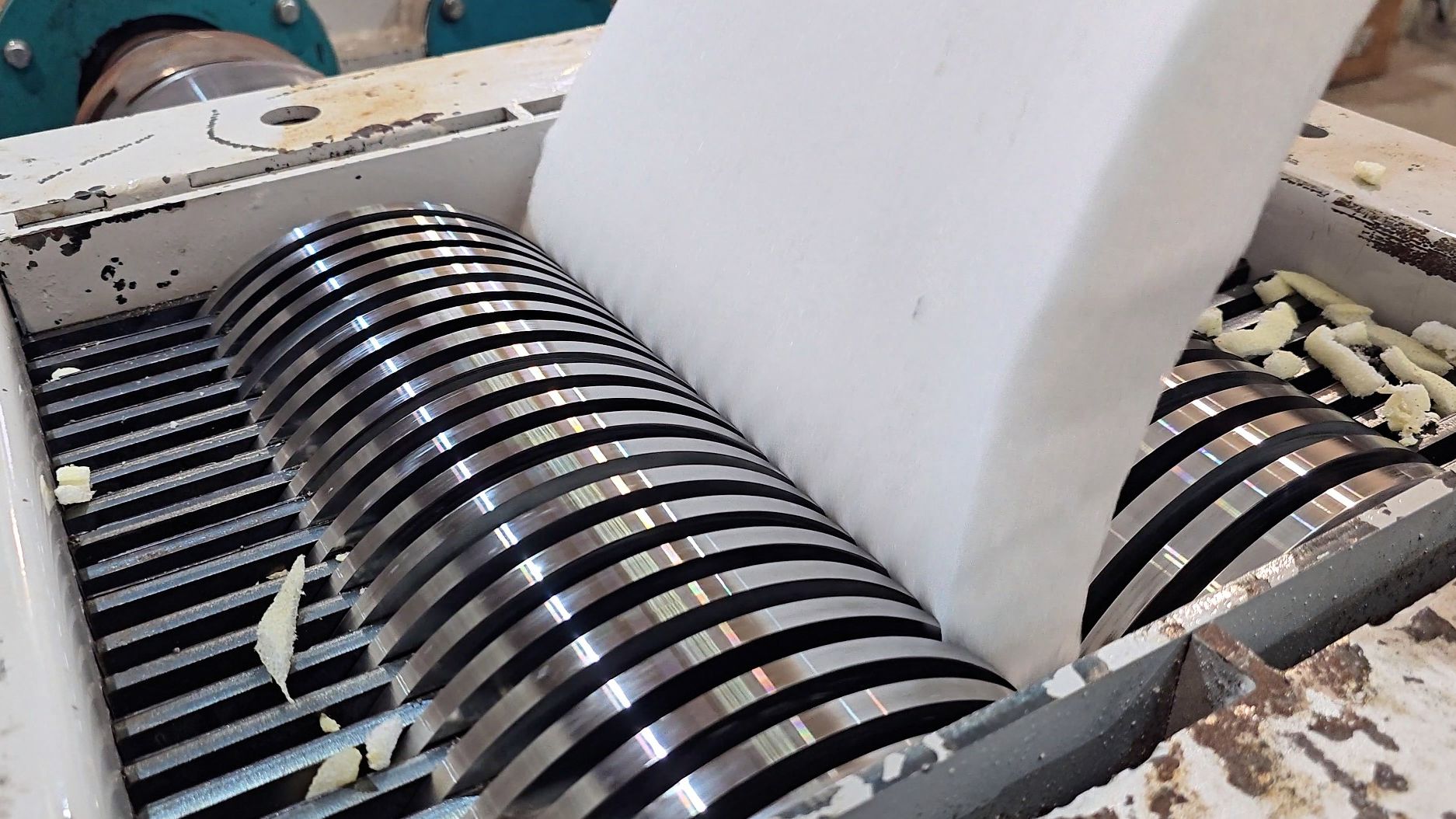 Шредер для резки поролона | Шредер ИШМ-220