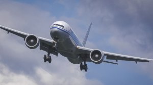Эффектное скольжение по глиссаде  Boeing 777-39L(ER) B-1266 Air China