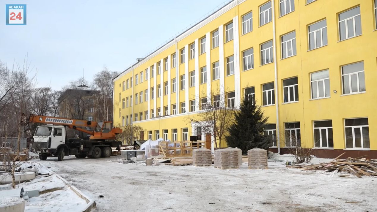 Работа с опережением: в 1 школе Абакана подрядчик сосредоточил силы на внутренней отделке смотреть онлайн