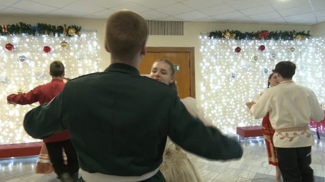 В Каменске-Уральском прошел бал старшеклассников. Панорама 19.12.25 смотреть онлайн