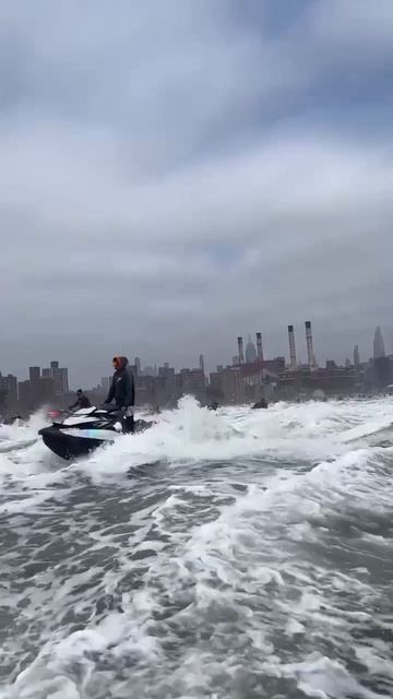 Приключение на гидроциклах в Нью-Йорке 🇺🇸 смотреть онлайн