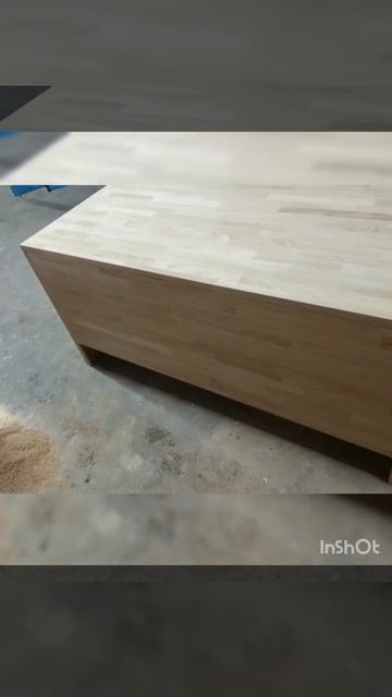 Письменный стол из сращенного дуба