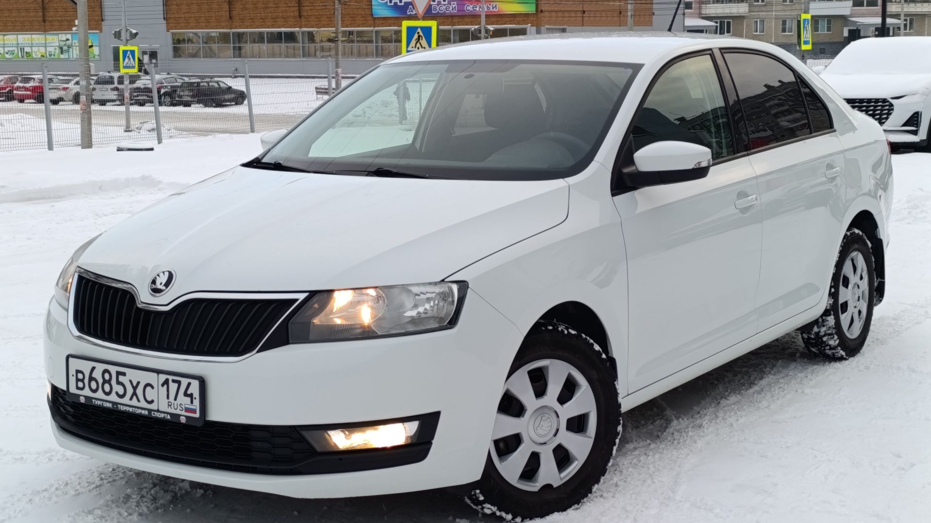 Обзор автомобиля SKODA RAPID год 2018 смотреть онлайн