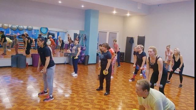 ФУНКЦИОНАЛЬНЫЙ ТРЕНИНГ / FUNCTIONAL TRAINING / ГРУППОВАЯ ТРЕНИРОВКА смотреть онлайн