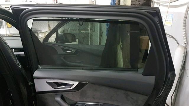 Ручные солнцезащитные шторки задних дверей AUDI Q5/Q7/Q8/ VAG-UPGRADE.RU смотреть онлайн