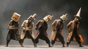 Танец на параде шафранового дыма.