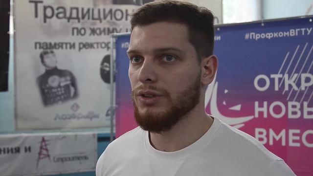 Тренировка по пауэрлифтингу смотреть онлайн