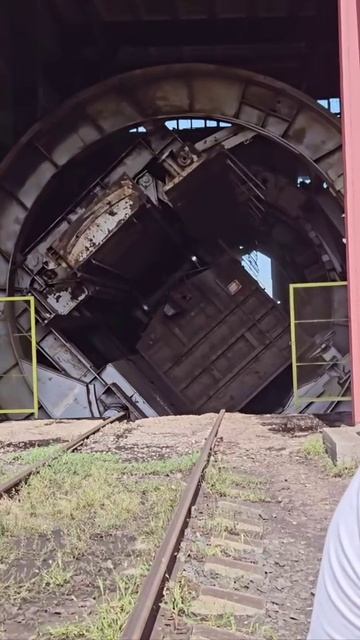 Так выглядит разгрузка вагонов с углем.