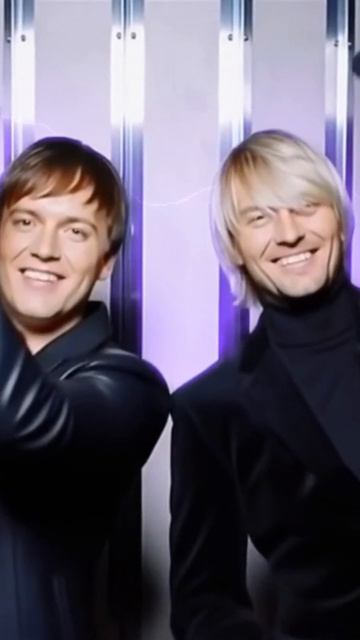 AppolonovGang-танцуют под It's Just Like You-v.a.s.h смотреть онлайн