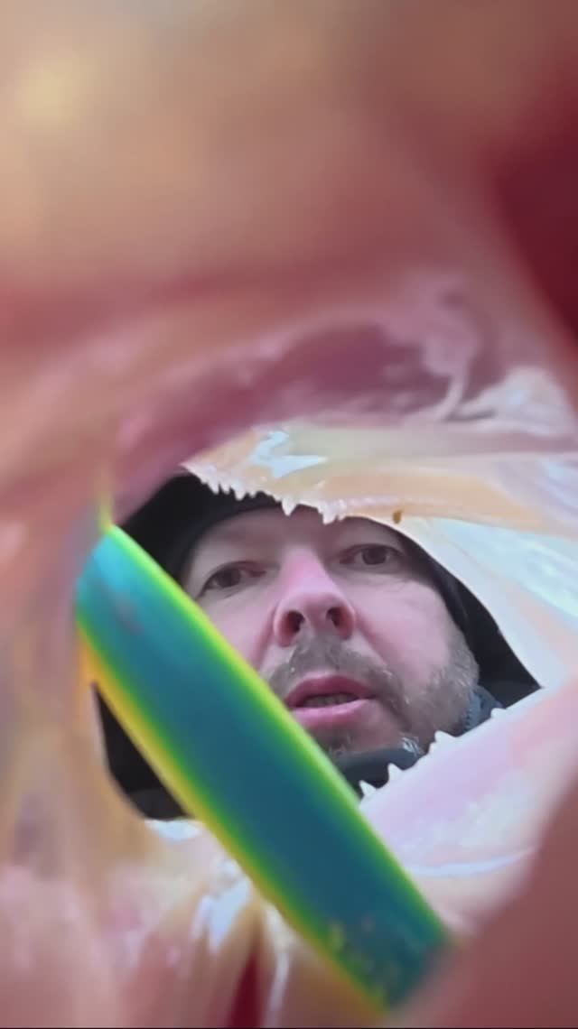 Вот это заглотила!😱 Хватаем трофейную щуку голыми руками!💪 #рыбалка #щука смотреть онлайн