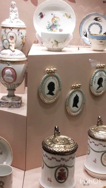 Выставка датского фарфора в музее в Москве