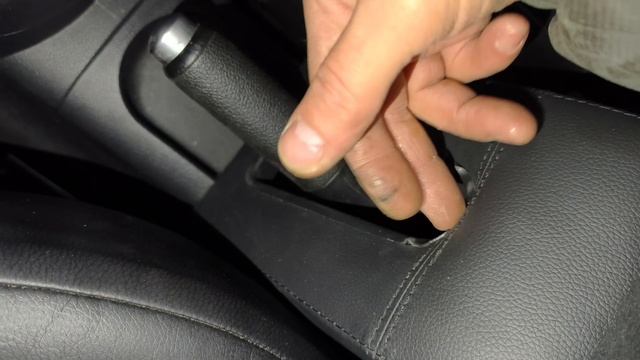 Подлокотник на Ford Fusion