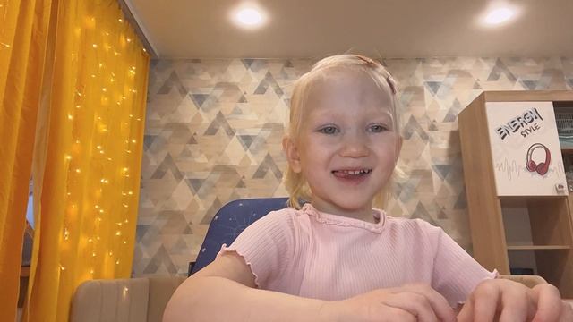 Делаем свечу елочку своими руками. Готовимся к новому году с детьми.