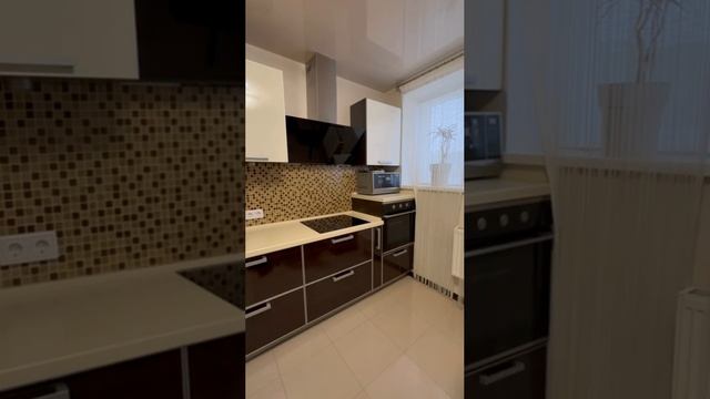 Трехкомнатная квартира на ул. Крайняя, 12 смотреть онлайн