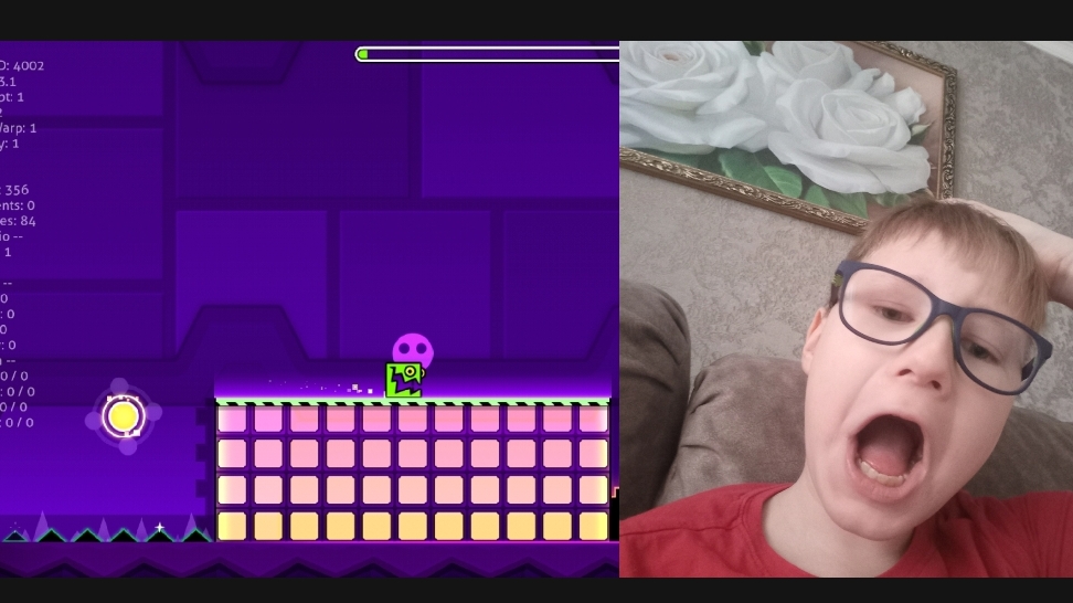 Я играю в Geometry Dash