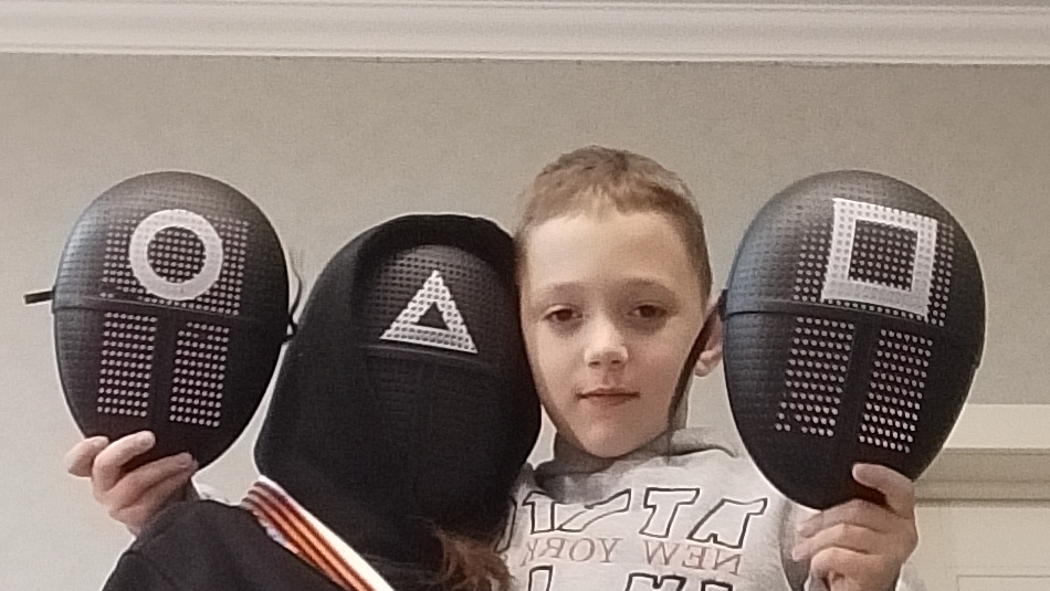 Кирилл и Настя игра в кальмаров в реальной жизни 1 серия 1 сезон продолжение