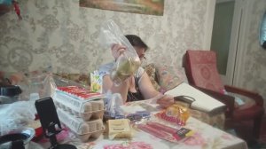 Жизнь в деревне: Посадил соседей в машину поехали за продуктами. Наш заказ с ВБ