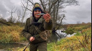 СО СПИННИНГОМ гуляю НА МАЛОЙ РЕКЕ. Пришла на берег ЗА ЩУКОЙ