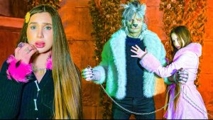 ПРИТВОРИЛАСЬ МНОЙ ЧТОБЫ ВЛЮБИТЬ В СЕБЯ ПАРНЯ МОНСТРА!!!