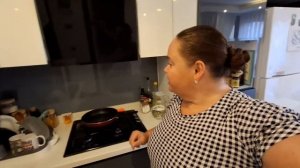 Я ОСТАЛАСЬ БЕЗ ИРИШКИ НО С ЯЩИКОМ ШАМПАНСКОГО