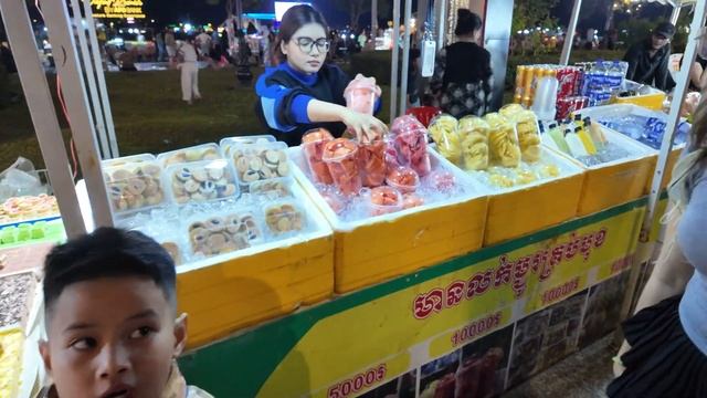 Невероятная уличная еда Камбоджи 2025 ночной рынок Чактомук 🔥 смотреть онлайн