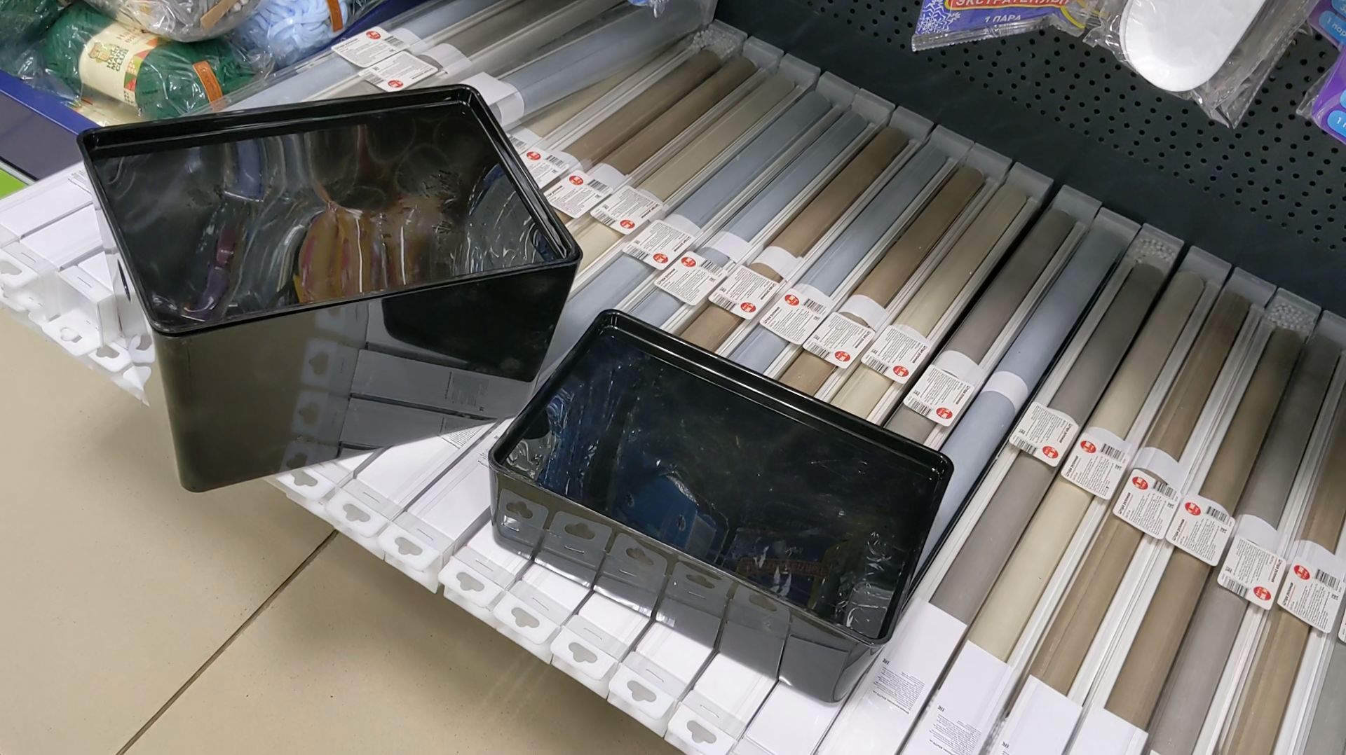 В Фикс Прайс начались скидки. Привезли красивую посуду, теплые вещи, продукты к столу смотреть онлайн