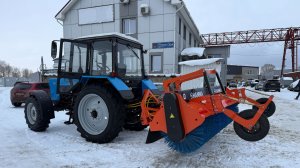 Аэродромная щетка в работе